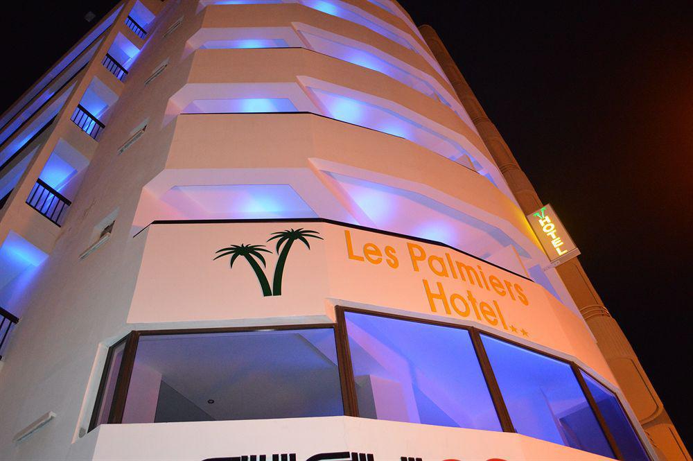 Les Palmiers Beach Boutique Hotel & Luxury Apartments 拉纳卡 外观 照片